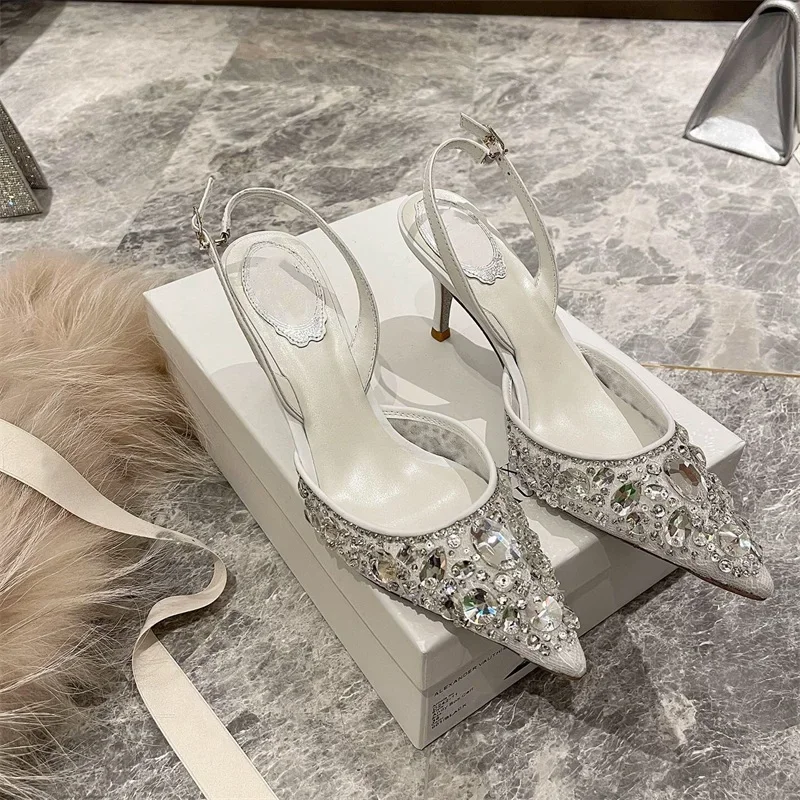 Baotou Water Diamond Lace Crys - Water Shoes ulasan dan harga